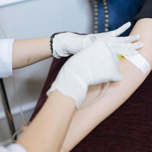 Truyền trắng có hại không? Giải pháp an toàn là gì?